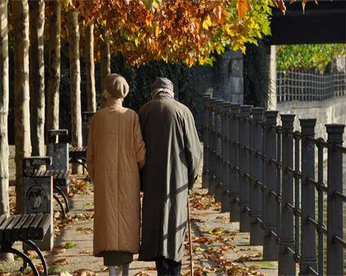 正规的代孕服务是什么_试管包生男孩是真的吗,试管移植胚胎会掉出来吗