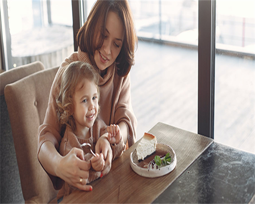 借卵试管排名：试管婴儿移植多次失败需要检查种植窗吗？